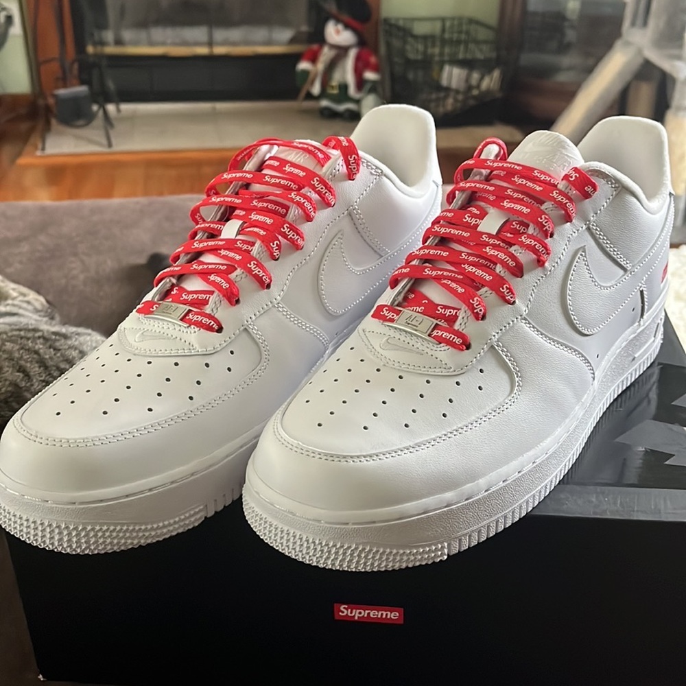 Nike supreme Air Force 1s